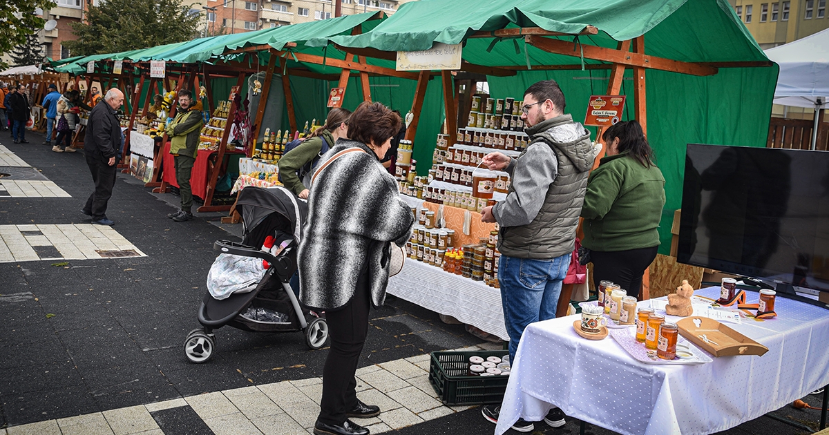 A méz és jótékony hatásainak népszerűsítése a cél